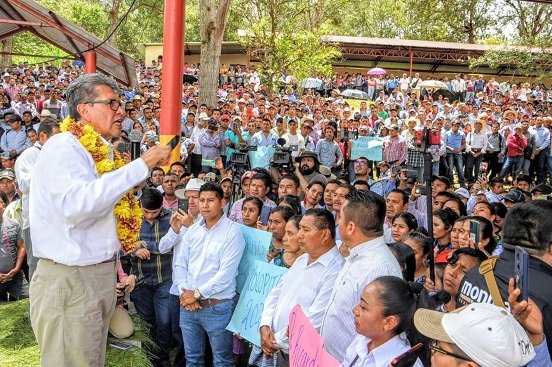 Monreal luchará por mayores apoyos para campesinos