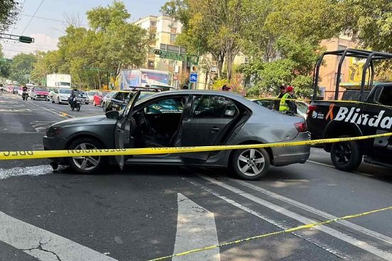 Policías matan a secuestrador y liberan a la víctima en CDMX