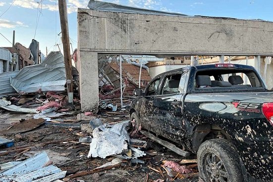 Tornado en Texas deja 3 muertos y más de 75 heridos