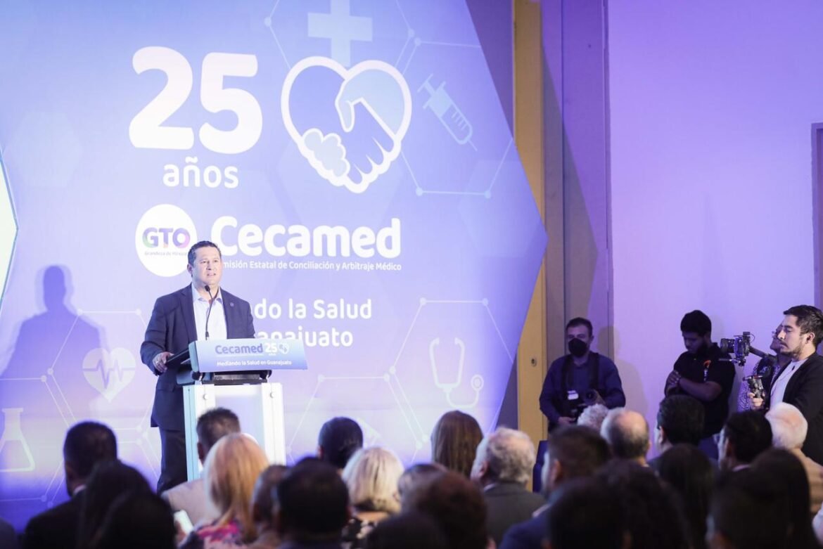 Conmemoran 25 Años de la Comisión Estatal de Conciliación y Arbitraje Médico.