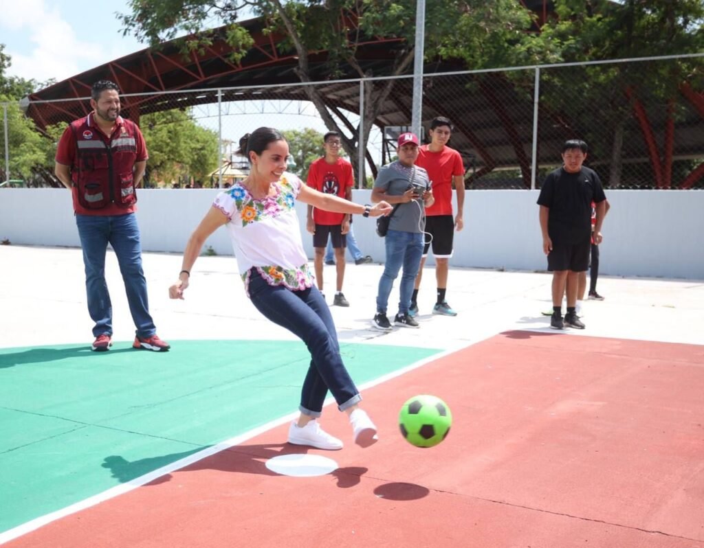 Rehabilitamos nuestros espacios deportivos para los cancunenses: Ana Patricia Peralta