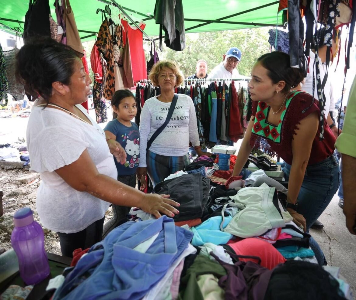 Convive Ana Patricia Peralta con tianguistas en tierra maya