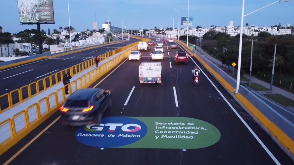 Inaugura Gobernador el Puente Vehicular Talabarteros en León