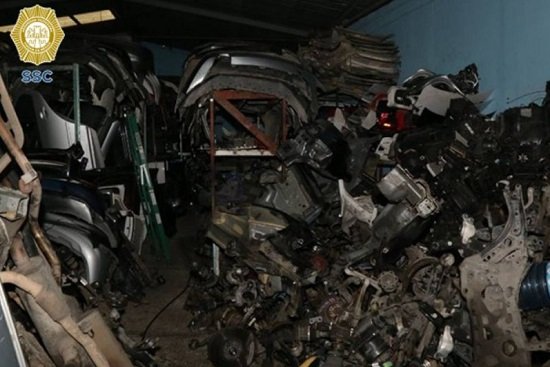 Aseguran 61 toneladas de autopartes robadas en Iztapalapa