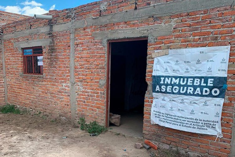 Hallan restos humanos calcinados en finca de Lagos de Moreno
