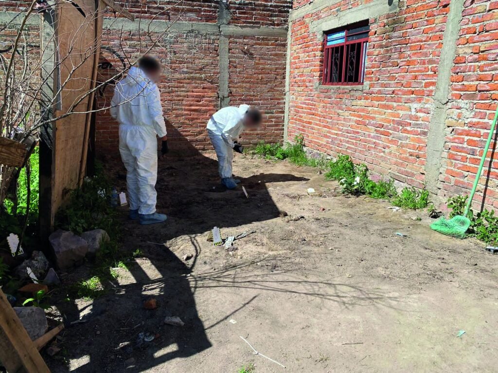 Hallan restos humanos calcinados en finca de Lagos de Moreno
