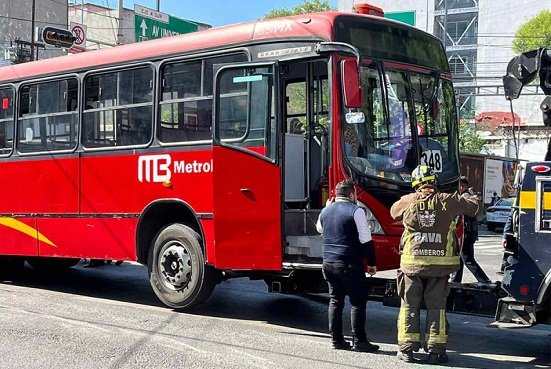 Se incendia Metrobús Línea 2 en colonia Del Valle