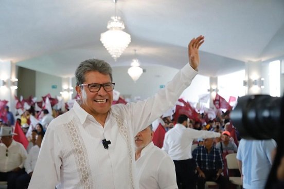 AMLO tiene derecho a inconformarse si considera que las resoluciones judiciales lo perjudican: Monreal