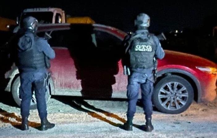 Aseguran pareja con arsenal y droga en Guanajuato