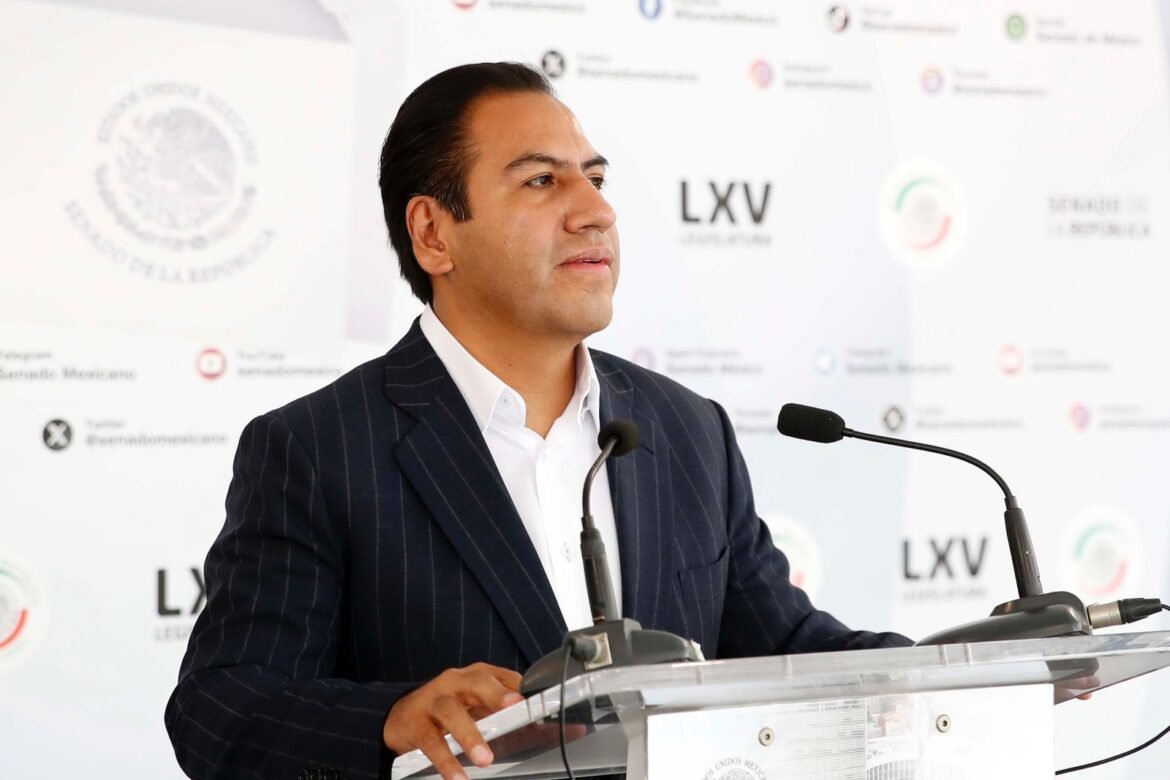 Confía Eduardo Ramírez en que Marcelo Ebrard se mantendrá en Morena