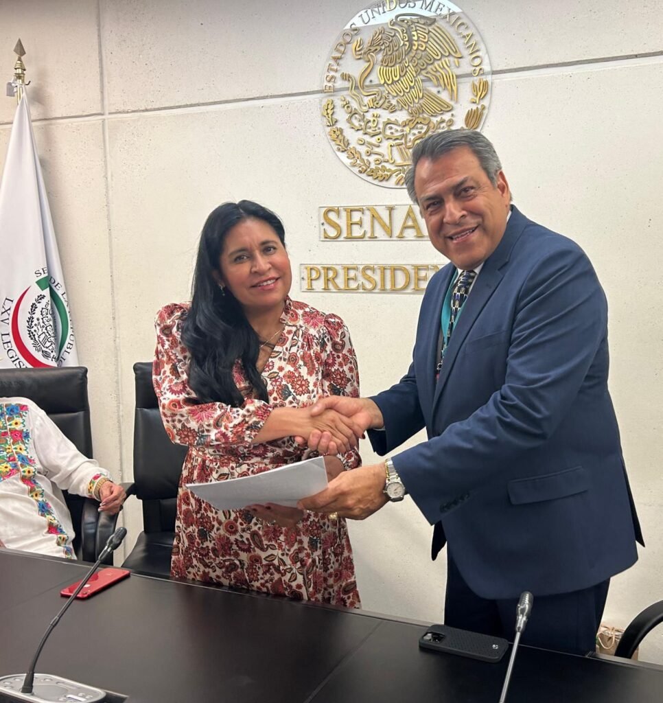 Ana Lilia Rivera refrenda compromiso de trabajar por derechos políticos de comunidad migrante