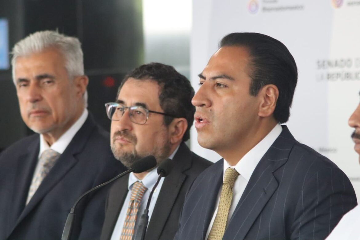 Rechaza Eduardo Ramírez uso electoral del CURP; no sustituirá al INE, dijo