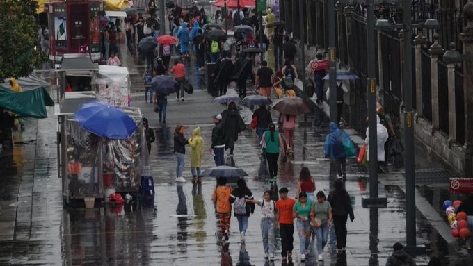 Huracán Otis golpeará a CDMX; alerta por lluvias fuertes