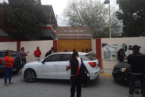 Alumno que apuñaló a su maestra en Coahuila llevará su proceso en libertad