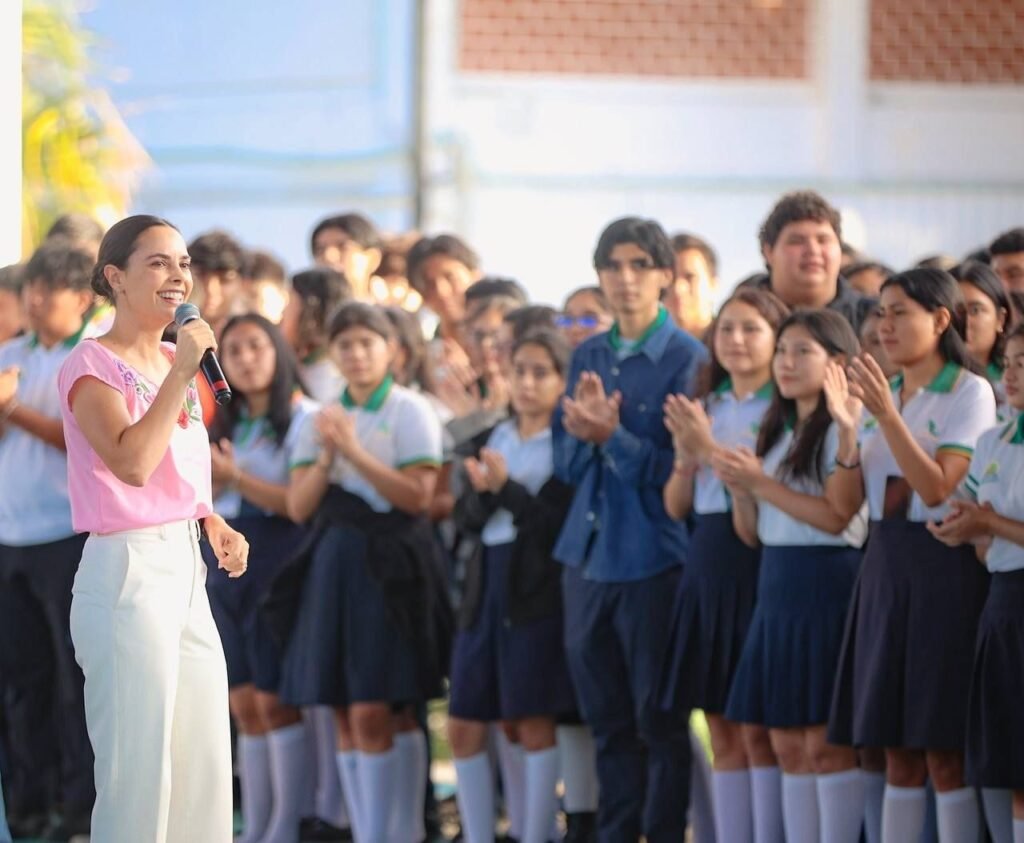 Ana Patricia Peralta llama a jóvenes a trabajo conjunto por Cancún