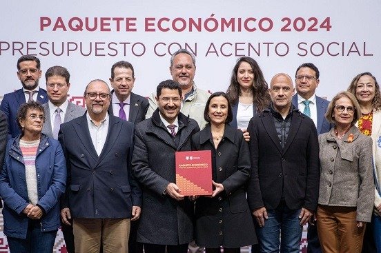 Martí Batres presenta Paquete Económico 2024