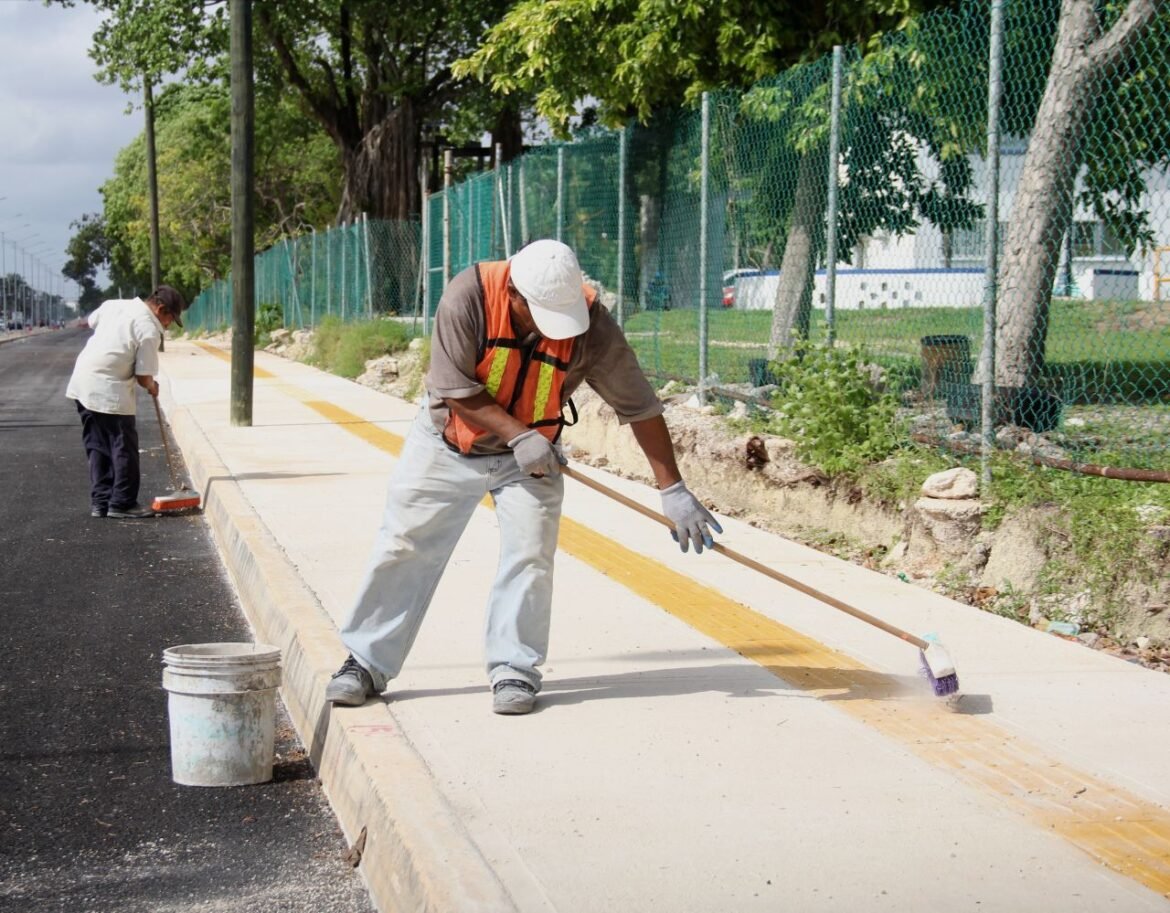 Trabaja Ana Patricia Peralta por mejorar calles y avenidas en Cancún