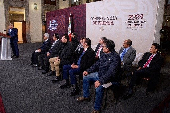 AMLO propone aumentar austeridad para garantizar pensiones completas