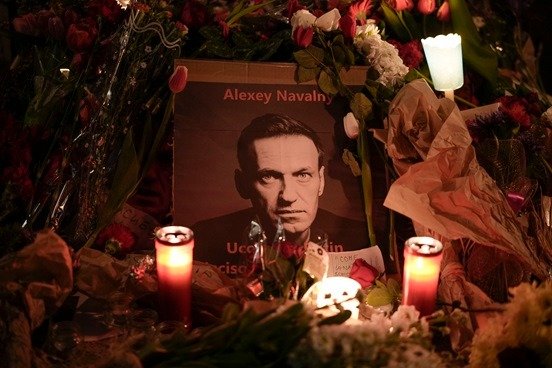 Madre de Alexei Navalny recibió su cuerpo en la cárcel