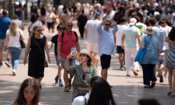 Elevados ingresos por turismo internacional caen en enero
