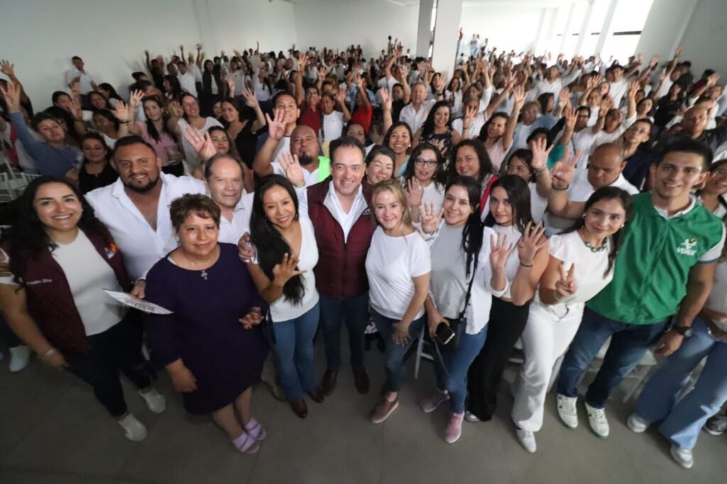 Gonzalo Alarcón sella alianza con los maestros de Atiapán de Zaragoza