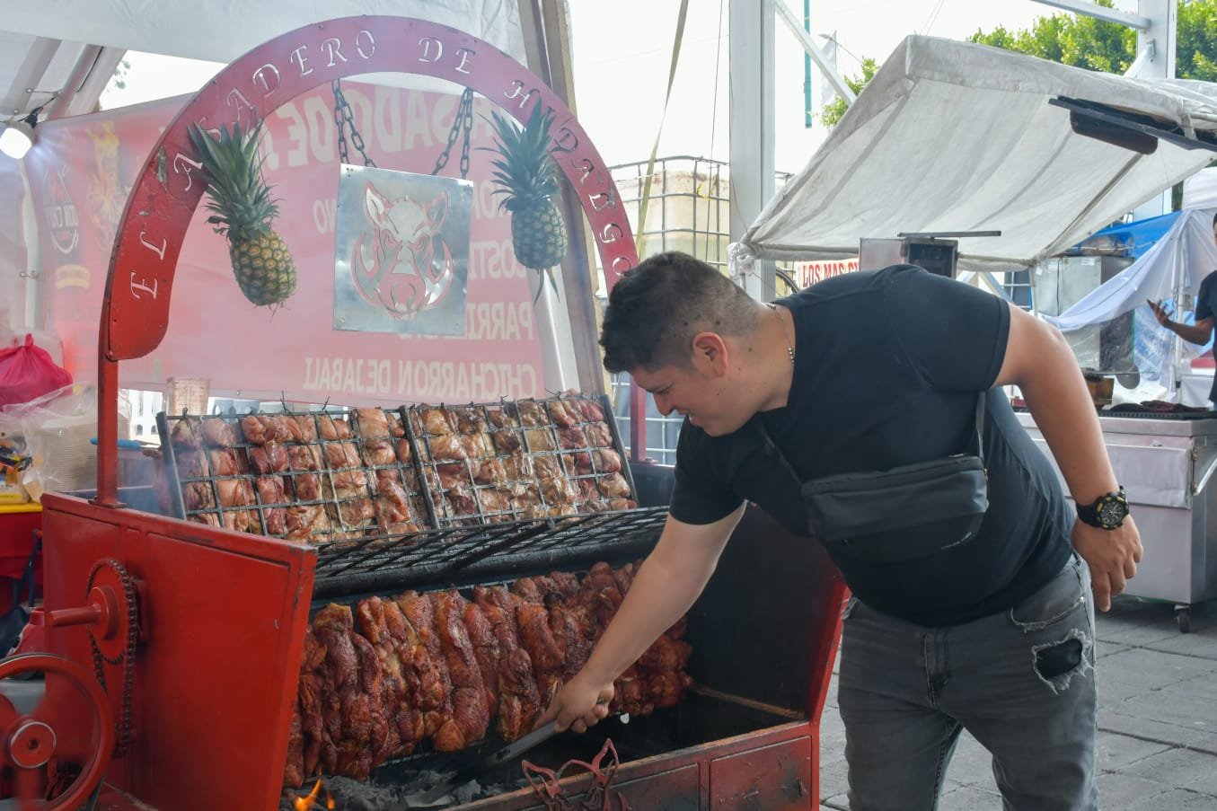 Anuncian la séptima Feria del Taco Neza 2024 en la explanada de palacio municipal