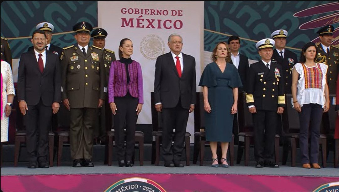 Desfile Cívico Militar del 214 Aniversario