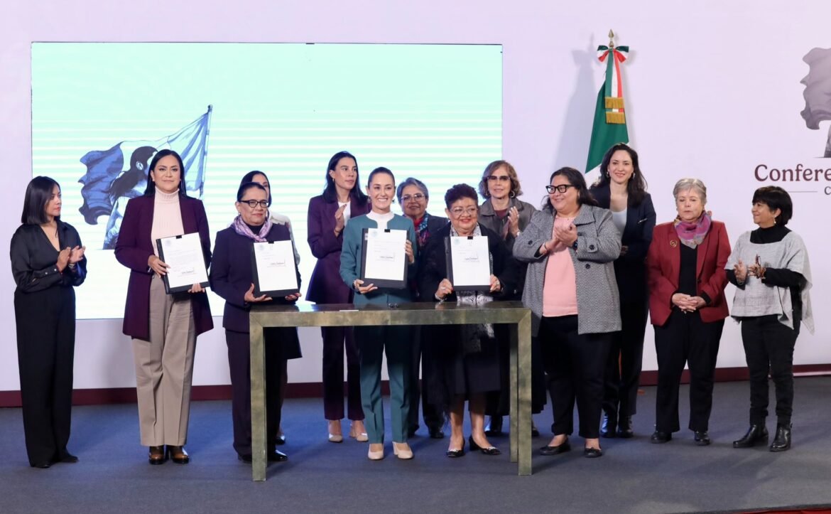 Propone Sheinbaum reformas a favor de la mujer y cartilla de derechos