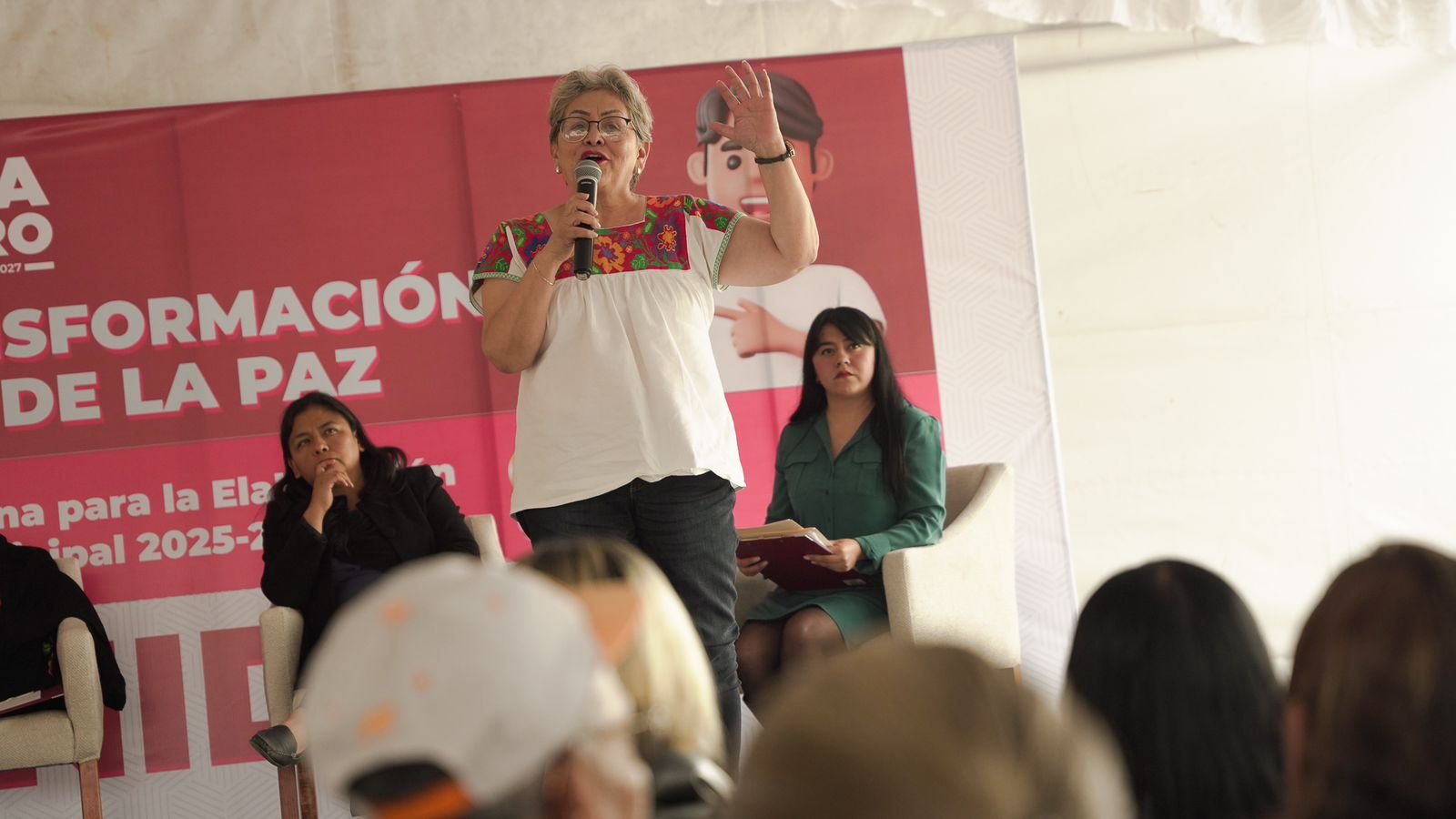 "Por un municipio inclusivo": Mujeres y autoridades debaten estrategias para derribar las brechas de Género en La Paz"