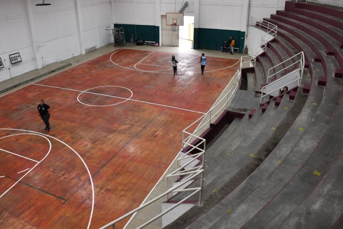 Rehabilitan y reinauguran el Deportivo La Perla en Nezahualcóyotl para fomentar la actividad física