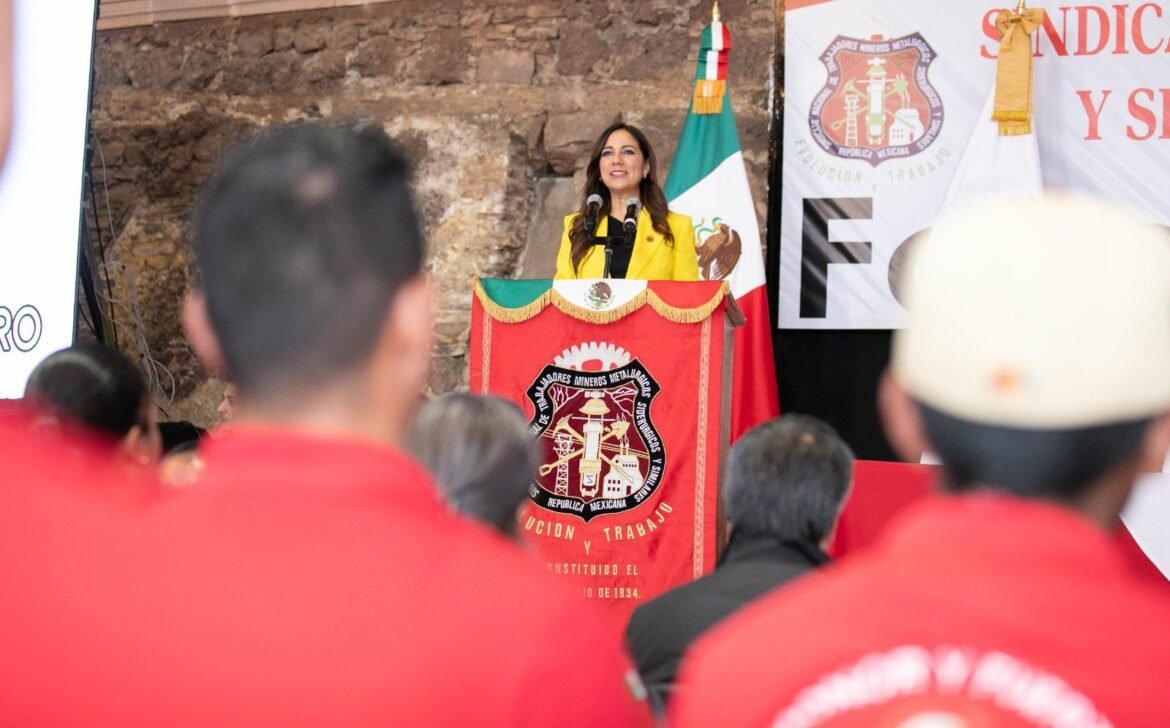 Reconoce Libia Dennise a las y los jubilados y pensionados del ISSEG