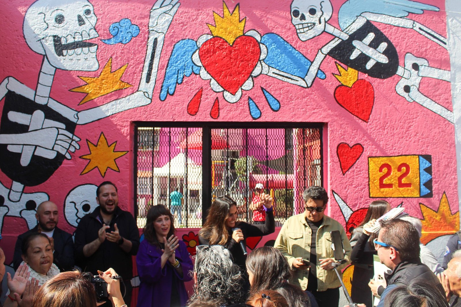 Inaugura Ale Rojo de la Vega mural ‘Isla de la Paz’ en Tepito