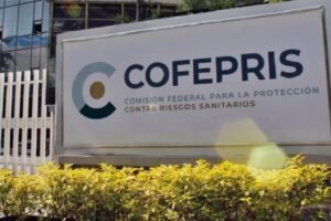 Cofepris suspende a empresa por muerte de menores por bacteria en Edomex