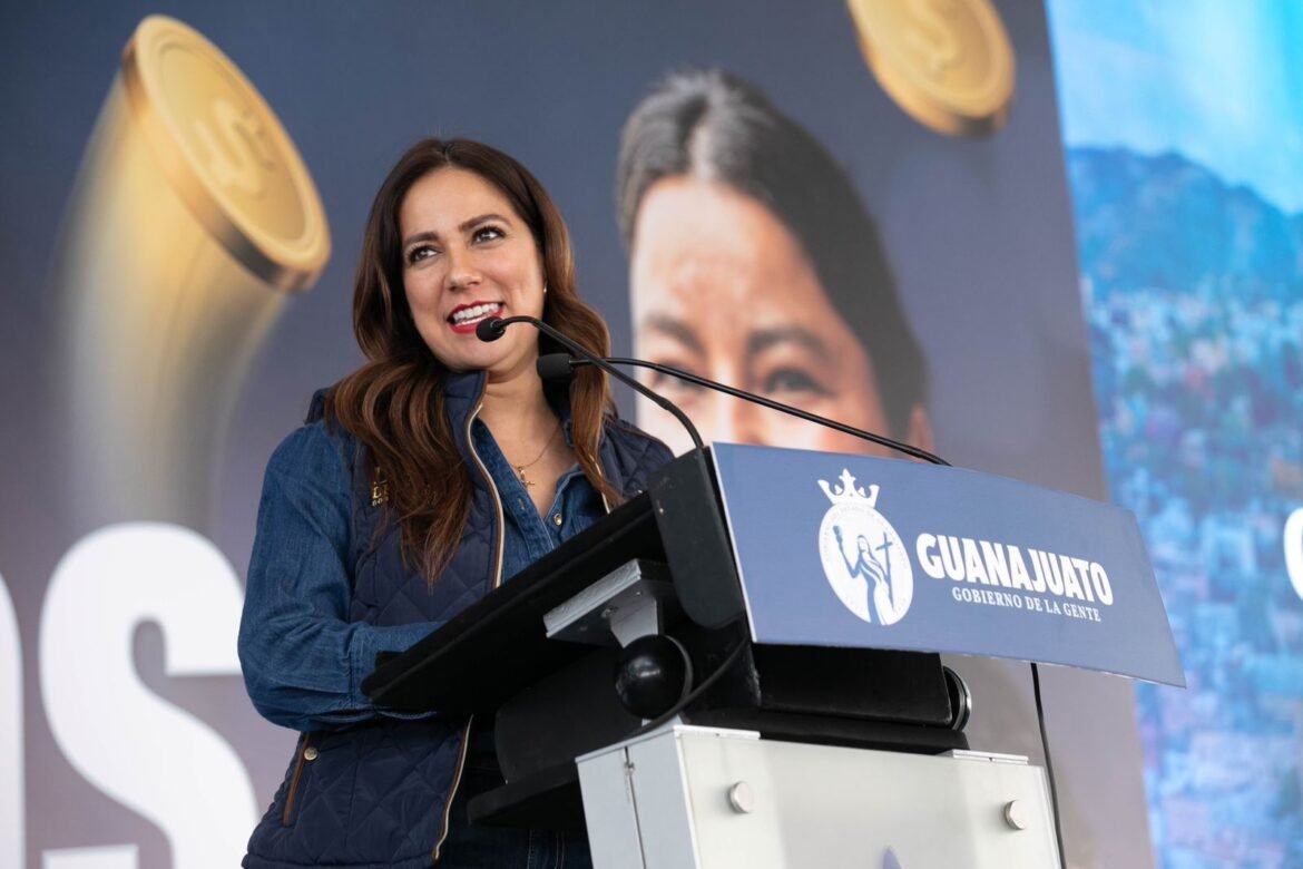 Presenta Libia Dennise Financiera y Apoyos Tú Puedes Guanajuato