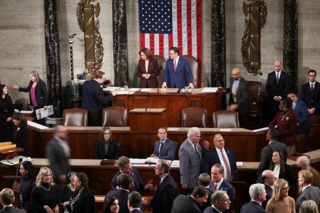 Certifica Congreso de Estados Unidos victoria de Donald Trump