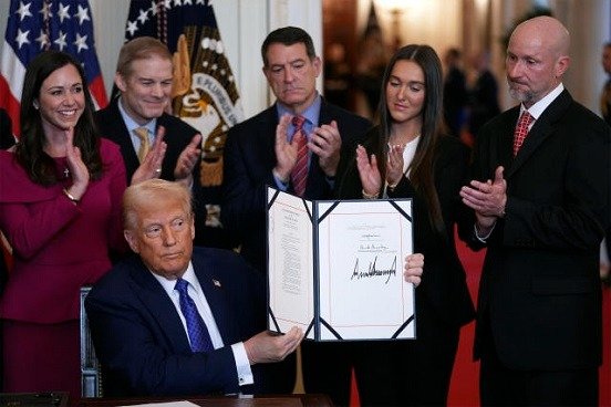 Trump ordena apertura de centro de detención de migrantes en Guantánamo