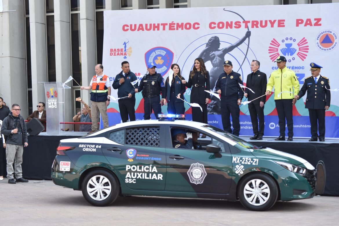 Ale Rojo de la Vega entrega 53 unidades policiacas y de protección civil