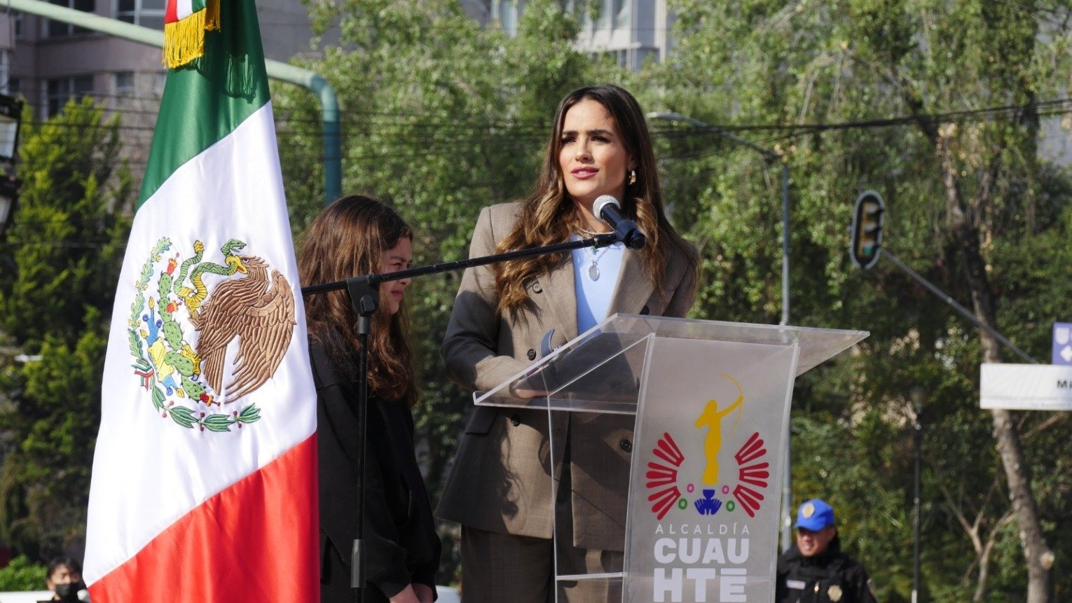 Ale Rojo de la Vega honra el legado de Cuauhtémoc