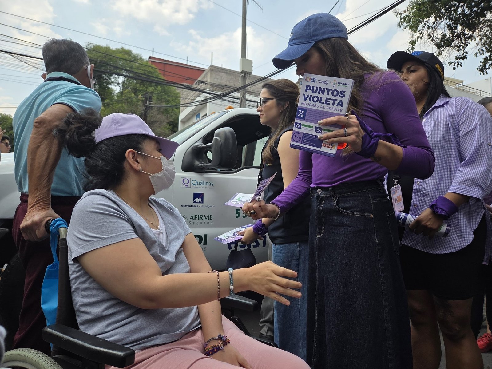 Encabeza Ale Rojo de la Vega brigada Violeta en la colonia Guerrero