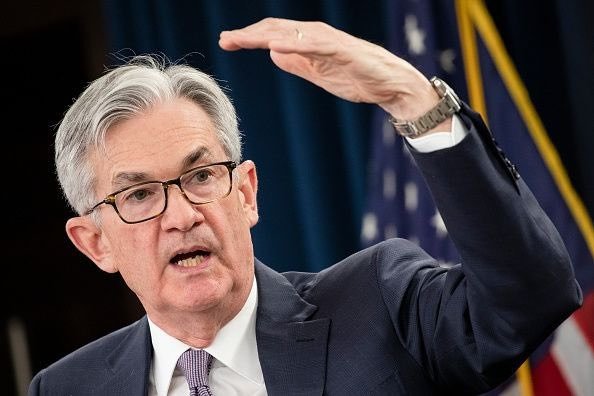 FED mantiene las tasas de interés, pero ajusta proyecciones de inflación