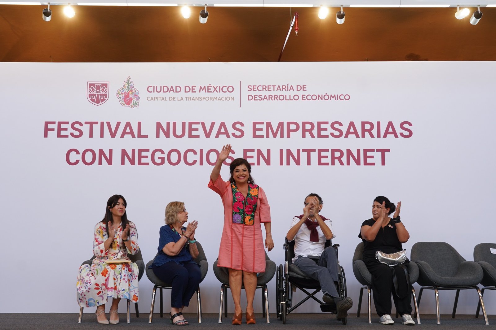 Anuncia Brugada programa para la autonomía económica de las mujeres emprendedoras