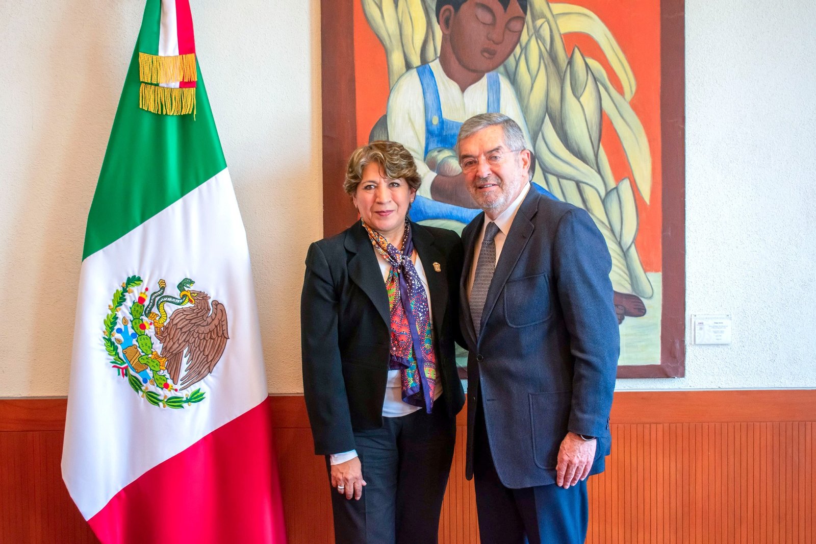 Firma Gómez Álvarez hermanamiento con el estado de Illinois