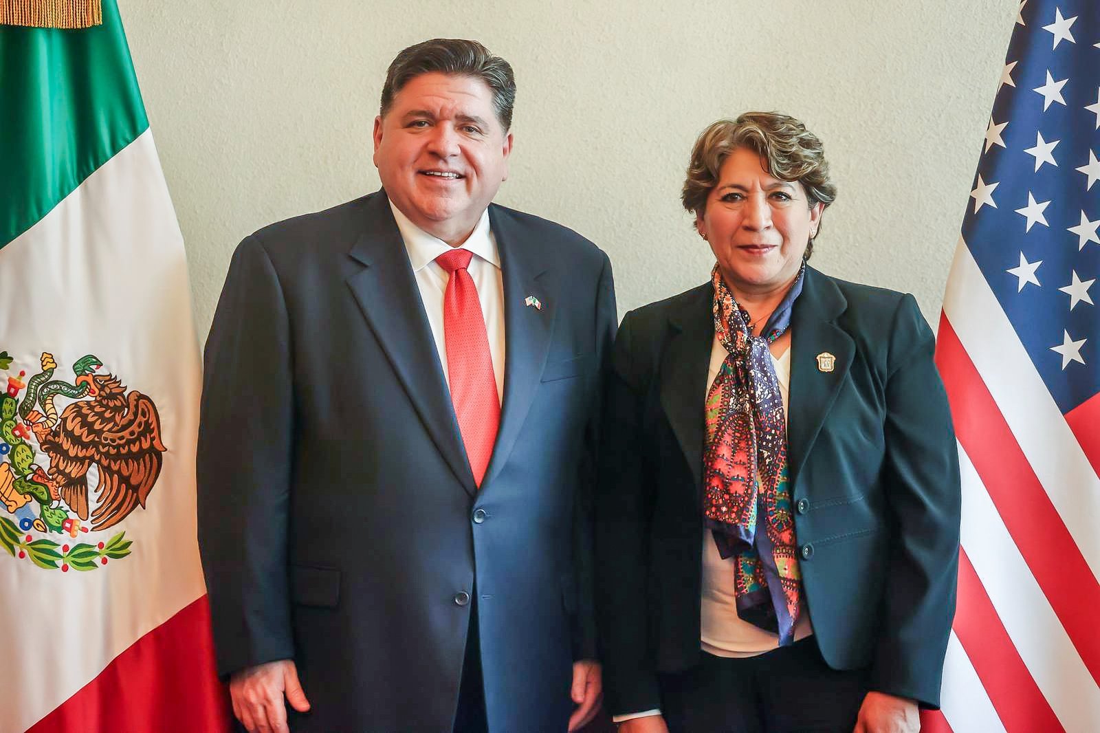 Firma Gómez Álvarez hermanamiento con el estado de Illinois