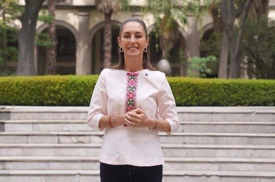 Sheinbaum felicita a todas las madres mexicanas y recuerda que es tiempo de mujeres