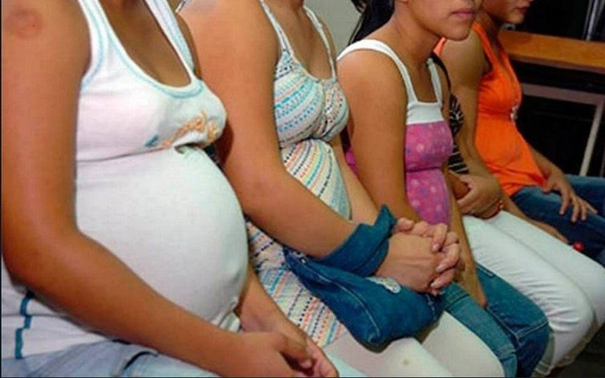 Sólo políticas públicas a favor de la mujer y no el aborto reducen mortalidad materna