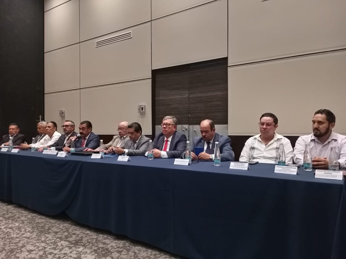 Denuncian taxistas del AICM secrecía del gobierno frente a presiones de FIFA