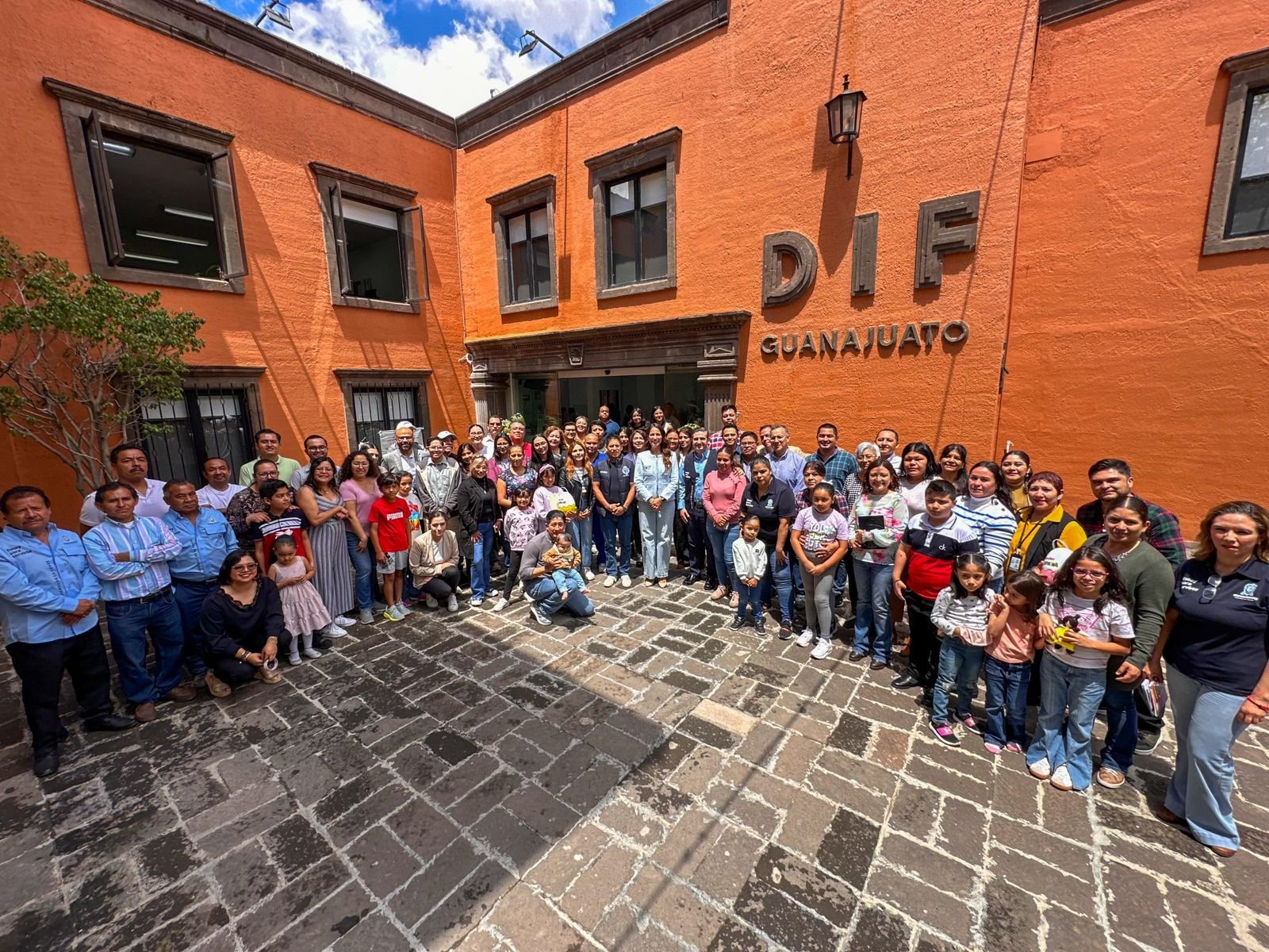 Inaugura Gobernadora Espacios Familiarmente Amigables
