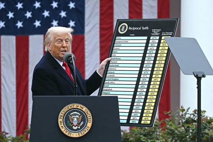 Bloquea tribunal estadounidense aranceles recíprocos de Trump