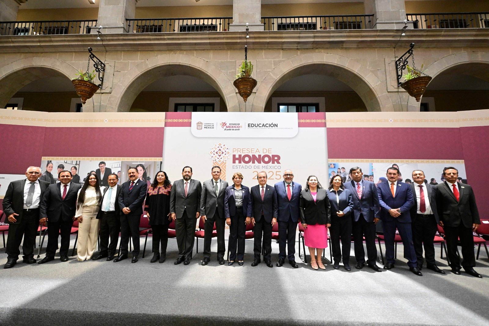 Anuncia gobernadora 2 mil basificaciones al magisterio mexiquense