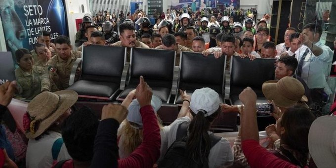 De aliados a verdugos: del Zócalo al AICM, con escala en Palacio Nacional